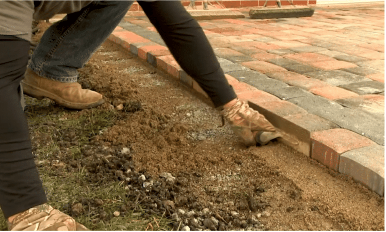 how to install paver edging 1